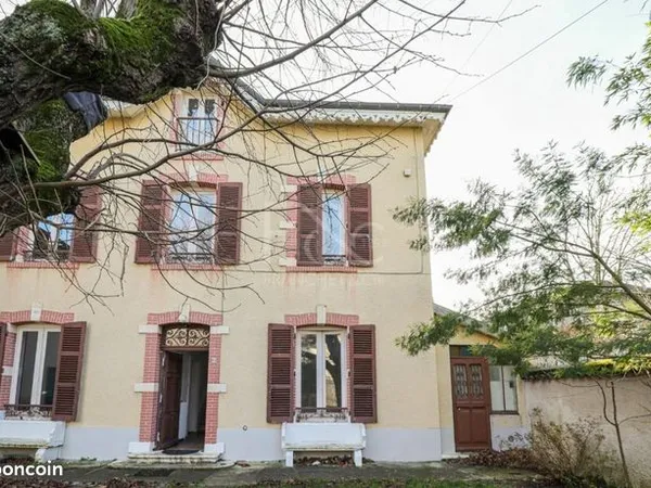 Maison 10 pièces 375 m² 