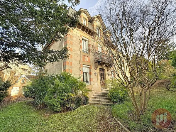 Maison 8 pièces 268 m² 