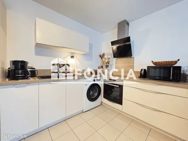 Appartement T3 - 63 m² - La Madeleine 