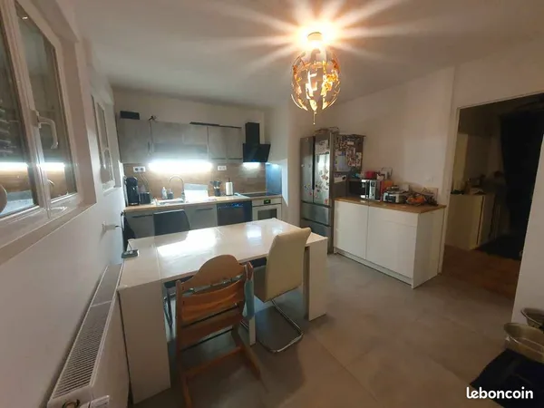 Maison à louer à Perrouse - 5 pièces - 90 m² - À 15 min de Besançon 