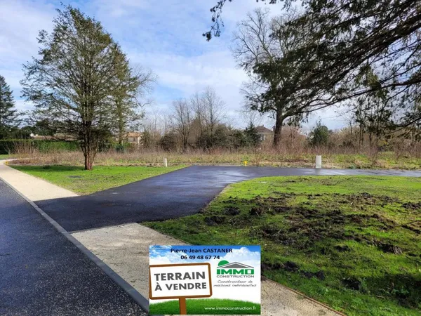 TERRAIN VIABILISE DE 800 M² 