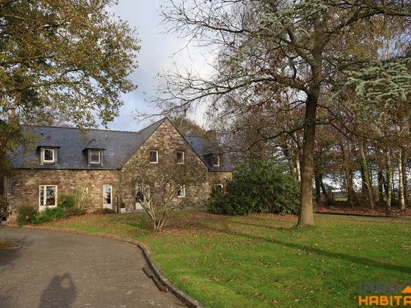 BALAZE - Propriété équestre et sa maison familiale de 276m² 