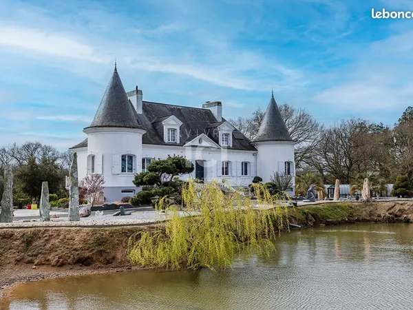 Propriété 9 pièces 409 m² 