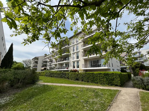 CENTRE, DS RESID STANDING 2000, BEAU 96.70M², SEJOUR S/ BALCON SUD, CUISINE AGENCEE, 3 CHAMBRES 