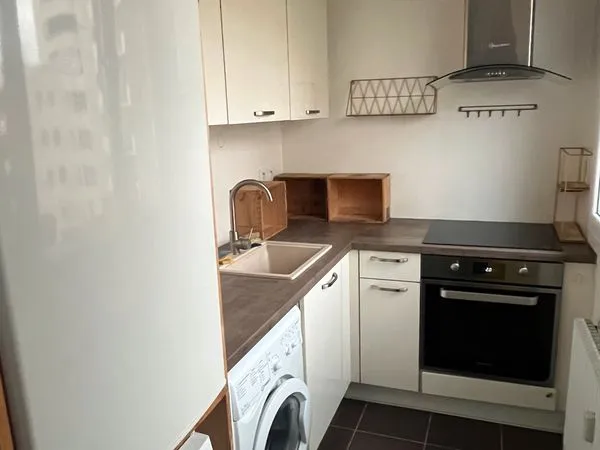 T2 meublé 40 m² - Dernier étage - Villeurbanne République / La Doua 