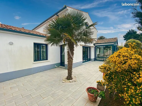 Maison 6 pièces 217 m² 