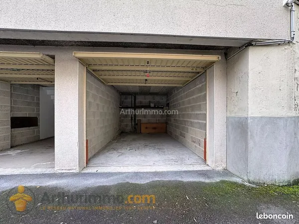 Parking/box 1 pièce 12 m² 