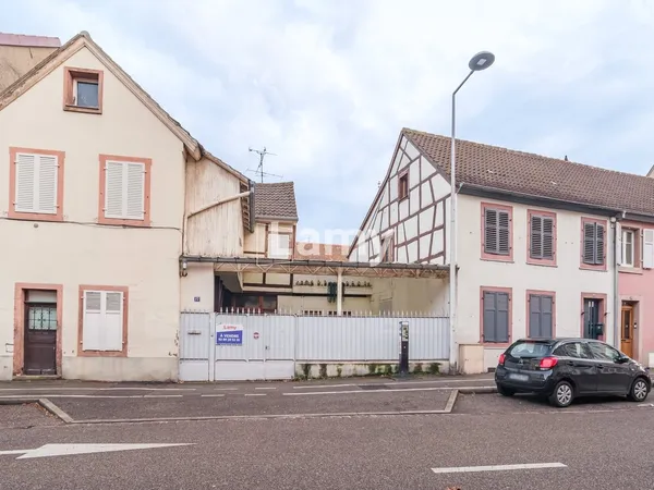 Maison 6 pièces au centre-ville avec cour intérieure 