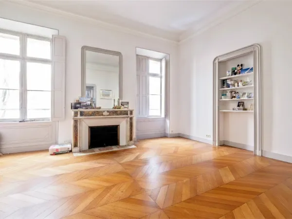 Bordeaux Quinconces - Appartement de 111 m² - Cave - Grenier 