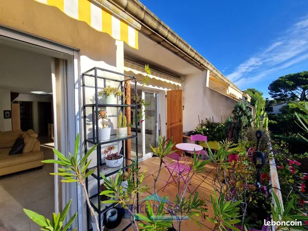 Spacieux type 2/3 en duplex avec terrasse et garage dans résidence récente et sécurisée 