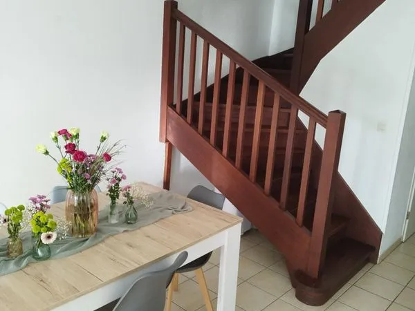 Charmante maison mitoyenne de 93 m² avec jardin et garage - Résidence sécurisée avec piscine 