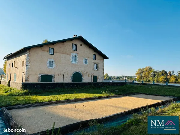 Gîte 16 pièces 800 m² 
