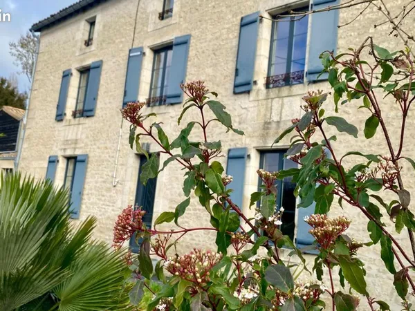 Maison 7 pièces 233 m² 