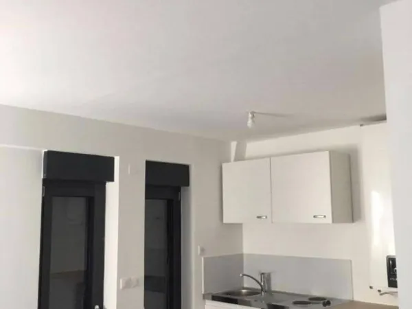 Studio 1 pièce 18 m² 