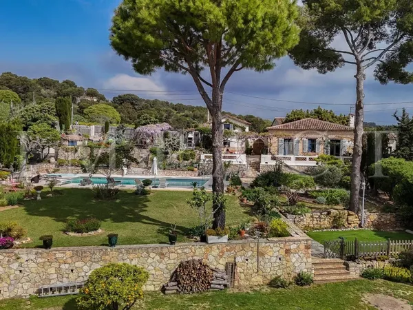 Antibes, Bastide de charme avec vue Mer à vendre 