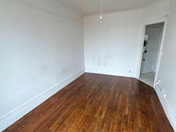 Studio 1 pièce 24 m² 