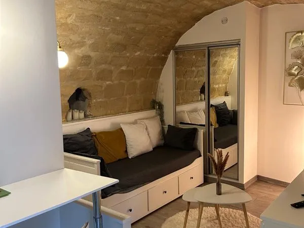 Appartement Location Jouy-le-Moutier 1p 18m² 650€