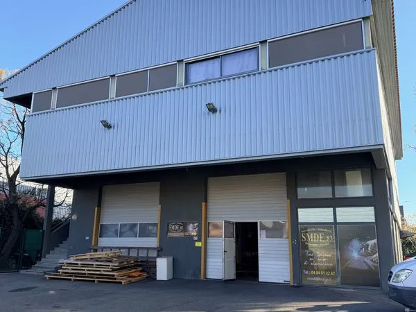 Local 365 m² Puget-sur-Argens 