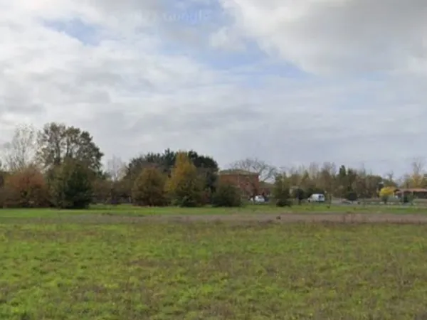 Terrain 600 m² 