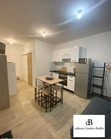 Studio 1 pièce 22 m² 
