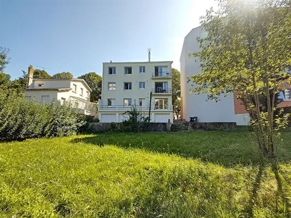 Immeuble 12 pièces 237 m² 