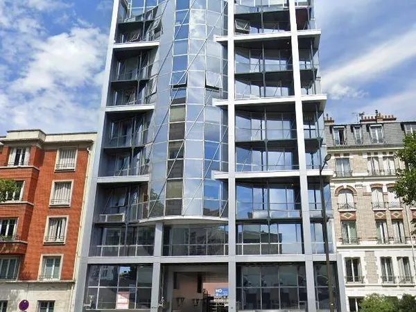 Bureaux 373 m² 