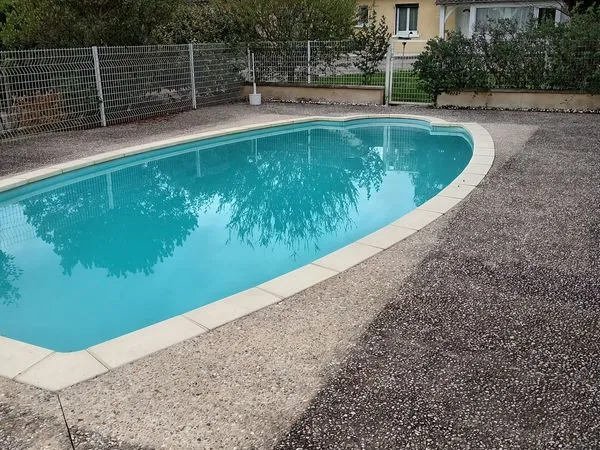 MAISON PRèS RIBERAC 134 m² Avec VERANDA, PISCINE, DEPENDANCES, PARC 