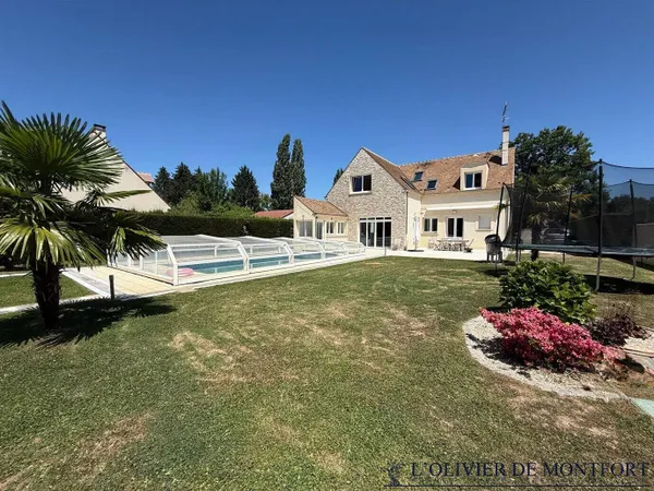 Maison 7 pièces 235 m² 