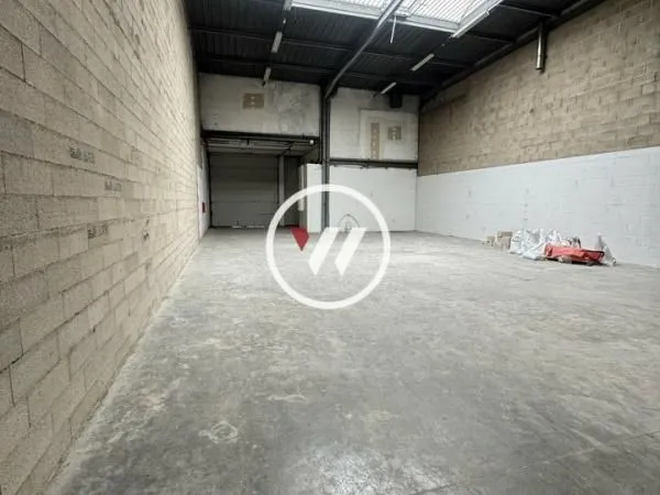 Local d'activité 440 m² 