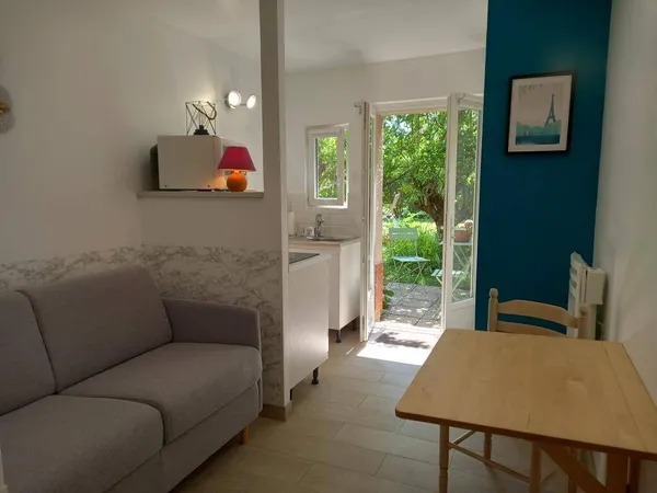 Studio 1 pièce 13 m² 