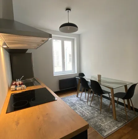 Appartement rénové 2 pièces 27 m² 