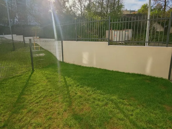 MAISON MITOYENNE NEUVE AVEC JARDIN ET GARAGE-QUARTIER MERLAN 