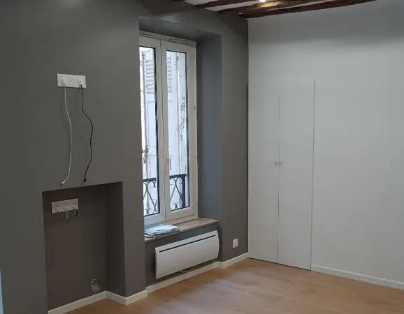 Studio de charme refait à neuf- Faubourg Saint-Antoine 