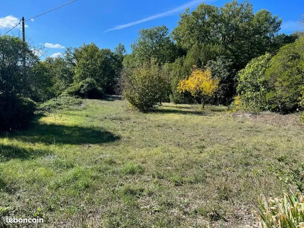 Terrain 950 m² Le Val 