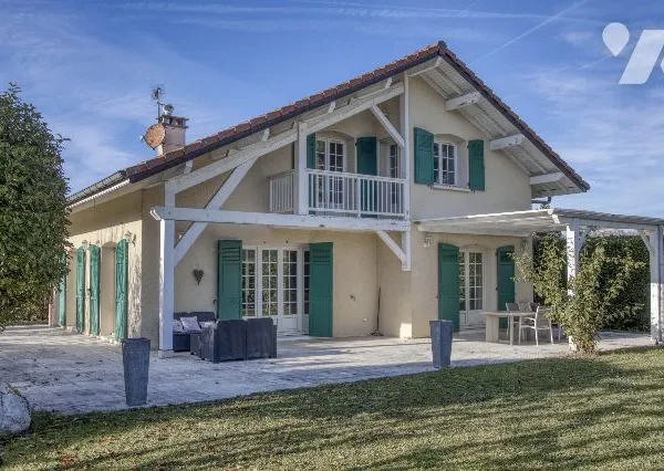 Maison 5 pièces 350 m² 