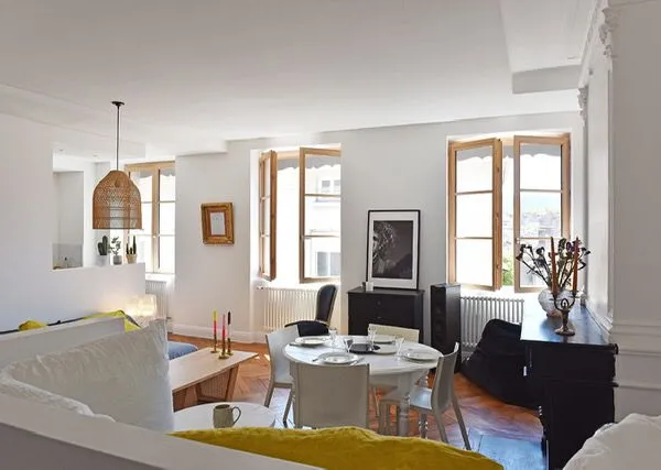 Loue Chambre meublée hyper centre Saint-Étienne - lit double - SDB Privée - Dans appartement 