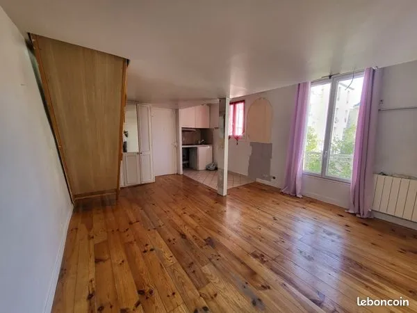 Studio 1 pièce 20 m² 