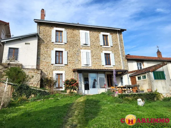 MAISON DE VILLE 4 CHAMBRES AVEC JARDIN 