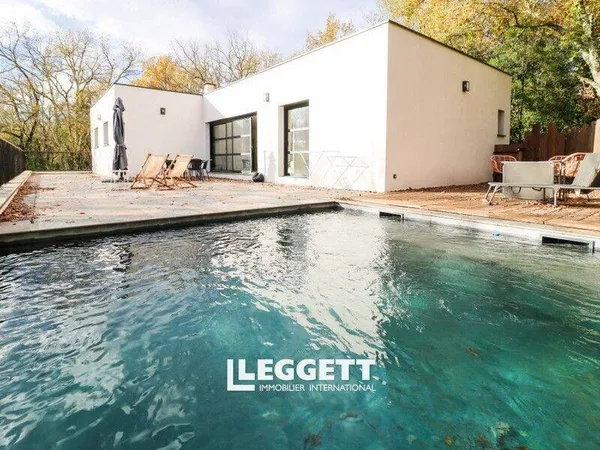 Maison 7 pièces 230 m² 