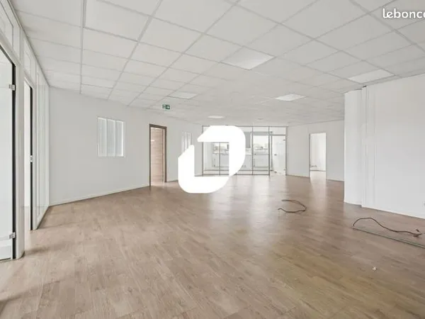 Bureaux 138 m² 