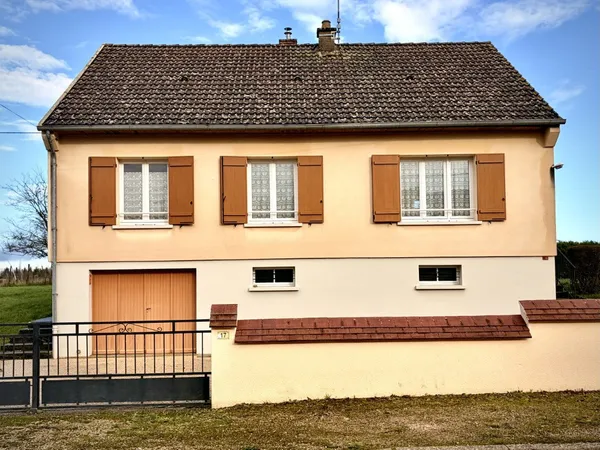 MAISON - 122 m2 - SAINT EUPHRONE 