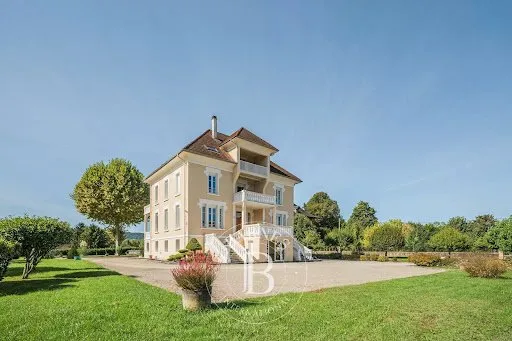 Propriété 14 pièces 449 m²