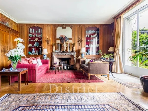 Avenue Foch - Place de l'Étoile. Superbe appartement de 194m² a 
