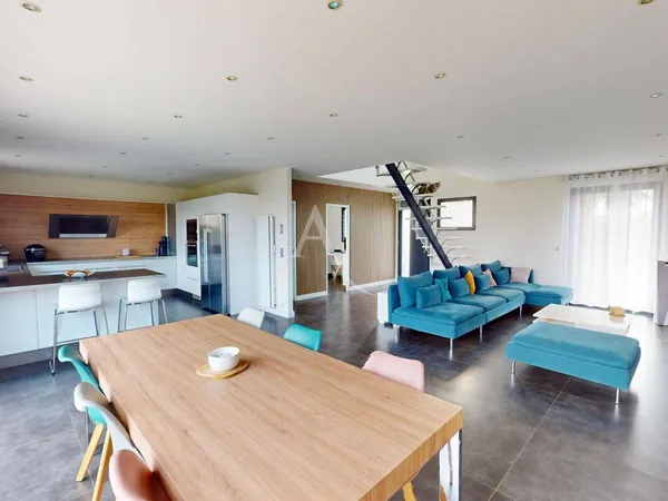 Maison 7 pièces 180 m² 