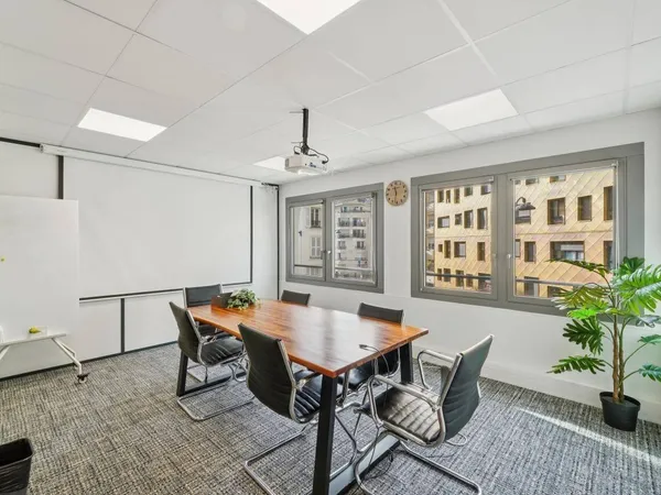 Bureaux 747 m² 