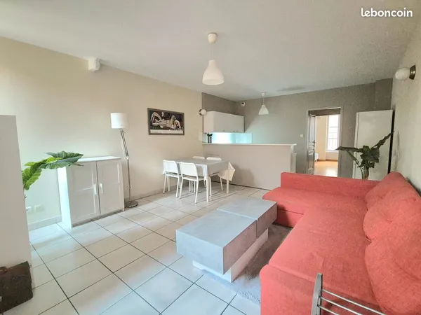 Appartement T2 NON MEUBLE - 43m2 - 1 grande chambre - 