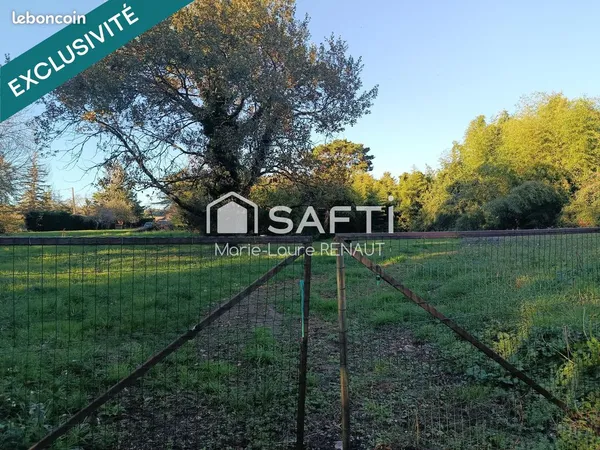 Terrain 1192 m² MONTDRAGON 