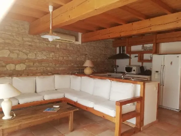 GRAND T4 MEUBLE EN DUPLEX 