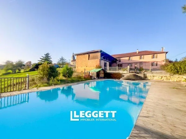 Maison 10 pièces 373 m² 