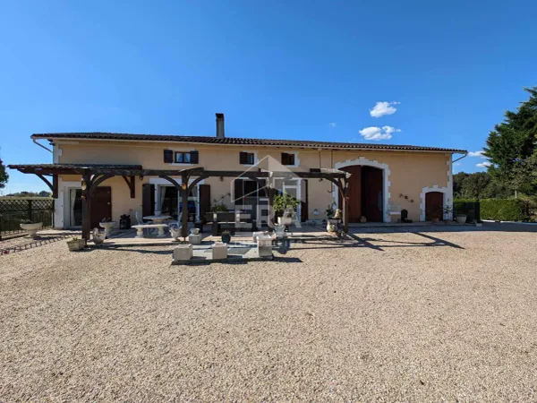Maison 7 pièces 201 m² 